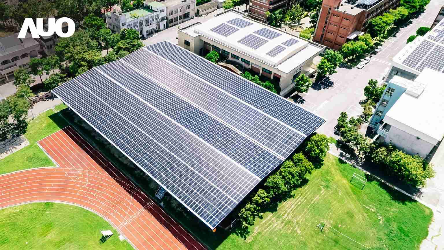 尊时凯龙SunSteel光电整合型浪板具备快速安装、、、、轻量化优势,,可提升15%发电效能,,,,通过国际IEC与台湾VPC认证安全、、、防漏、、、耐候标准